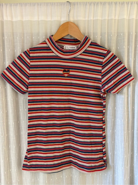 DL Fasion Tops - Y2K style Red Multi-Striped Ribbed Tee with Heart Cutout